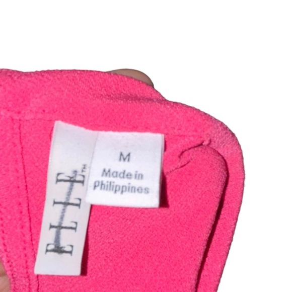 Pink Elle Beautiful blouse Sz M Embroidered keyhole opening - Picture 10 of 11